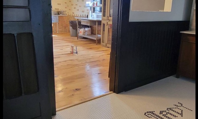 Chester Apartment | Stay in the historic 1887 Beard and Lady Inn surrounded by the Ozarks