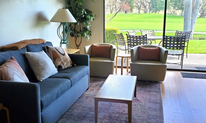 Napa Condo | Stay near golf paradise, at Silverado Resorts