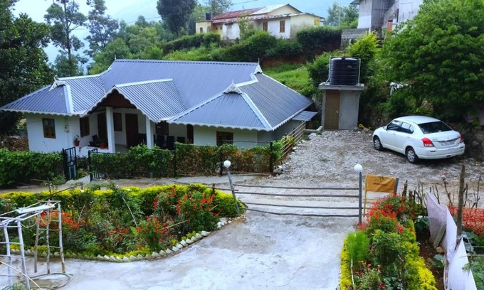 Kannan Devan Hills House | Stay Near Lakkam waterfalls