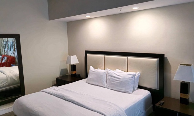 Doral Condo | Stay Near the Bayfront Park, King Studio, kitchen