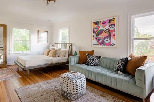 Hosford-Abernethy Apartment | Stay Portland - BoHo Oasis in Ladd's Addition with 2 Beds