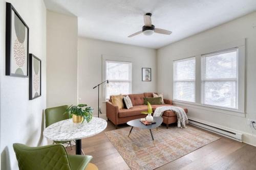 Richmond House | Stay Portland - Mt Tabor Retreat - Local Eateries - Shops - Bars