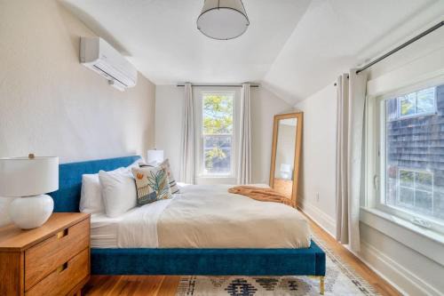 Uptown House | Stay Portland - Renovated Historic Nob Hill Beauty - 94 WalkScore