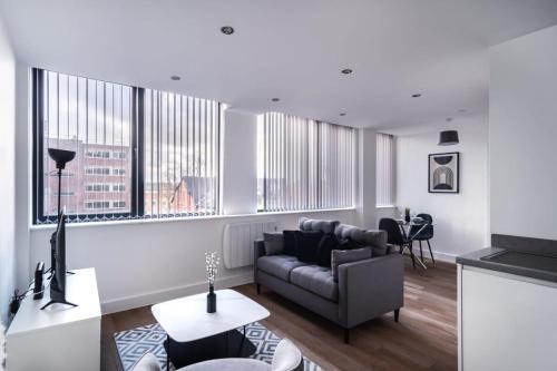 Old Trafford Apartment | Stay Zeni, Alexandra Rise Manchester Bright 1 Bed