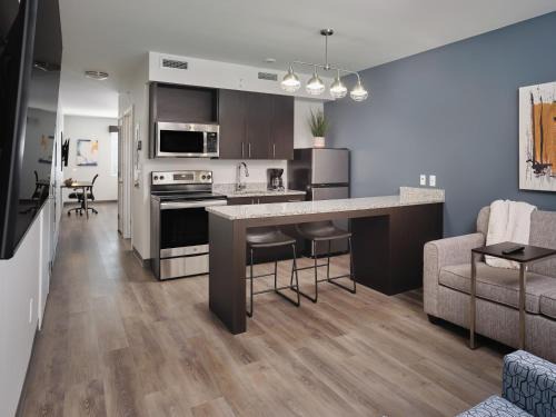 Port Arthur Hotel | stayAPT Suites Port Arthur