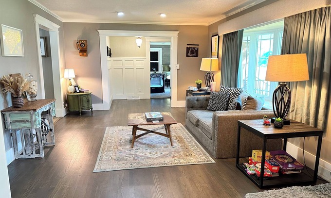 Terry Sanford House | StayCation 3bed 2bath Kids/Pet-friendly/Games near Hospital