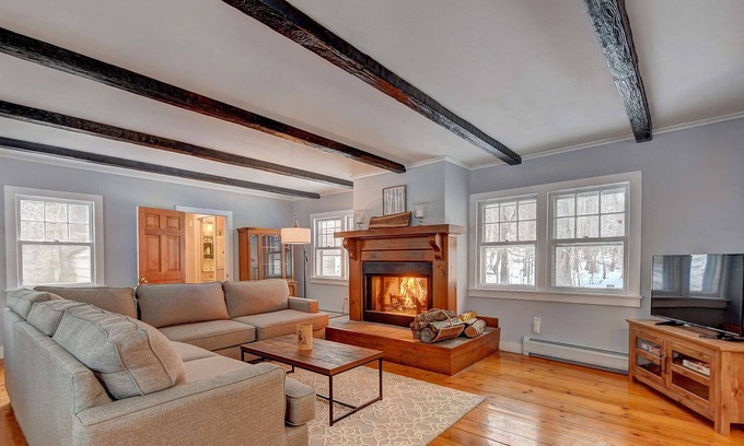 Becket Cottage | Staycation at Private lake cottage near Jacob’s Pillow and Tanglewood