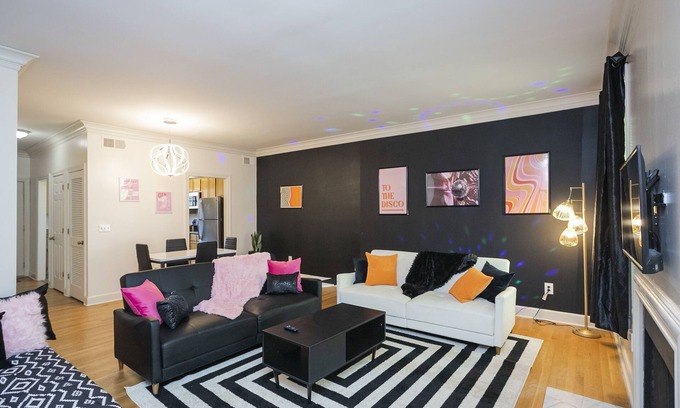 West End House | "Stayin Funky" in Nash! 2bd Townhome off WEST END! 8 min -> DT!