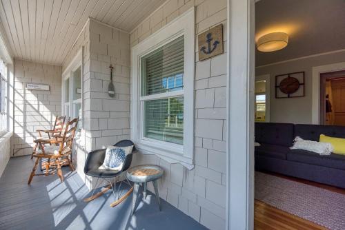 Coos Bay Apartment | #StayinMyDistrict Heritage By The Bay