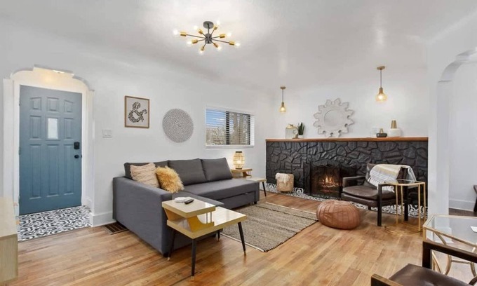 Twin Falls House | #StayinMyDistrict Monthly Furnished Tudor