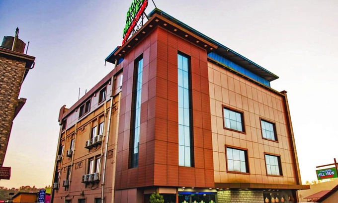 Mahadevpet Hotel | STAYMAKER Hotel Hill View