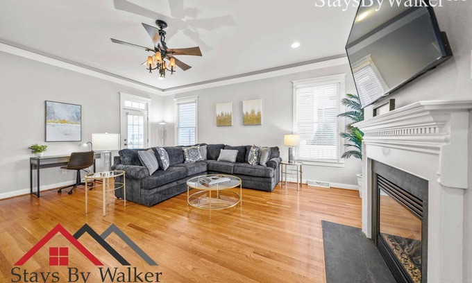 Provincetowne House | StaysByWalker 4BR Home - King Beds! Yard! Garage!