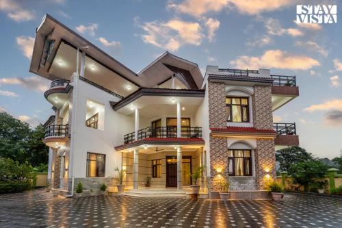 Palampur Villa | StayVista at Vaikunth Villa with Bonfire and Terrace