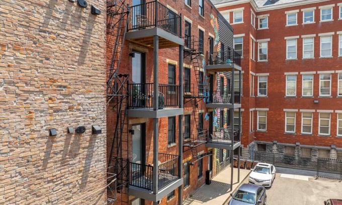 Over-the-Rhine Apartment | StayWade | OTR | Free Parking
