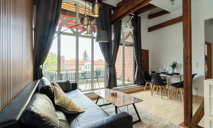 Tempelhof Apartment | STAYWELL - Bright and cozy flat in central Berlin