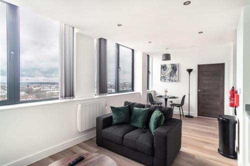 Old Trafford Apartment | StayZeni, Alexandra Rise Manchester 1 Bed Flat