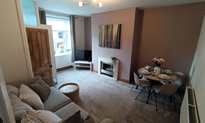 Haworth Cottage | STEAM VIEW COTTAGE, pet friendly, with a garden in Haworth