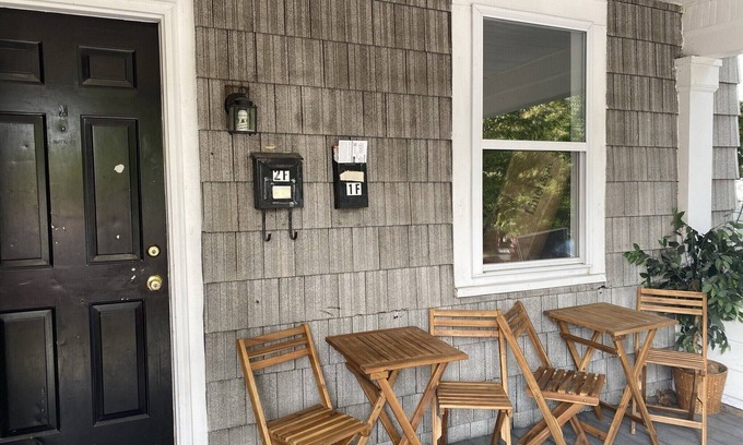 Bethlehem House | Steel City Hideaway (Travelers getaway)