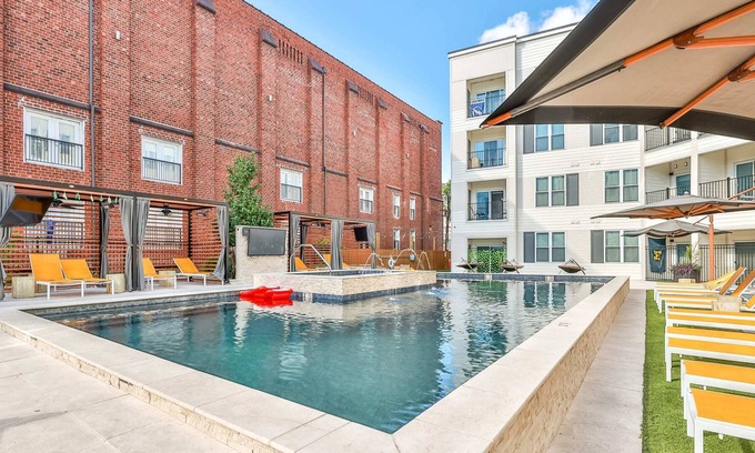 Soulard Apartment | Steelyard - Modern Soulard Apts with Pool by Zencity