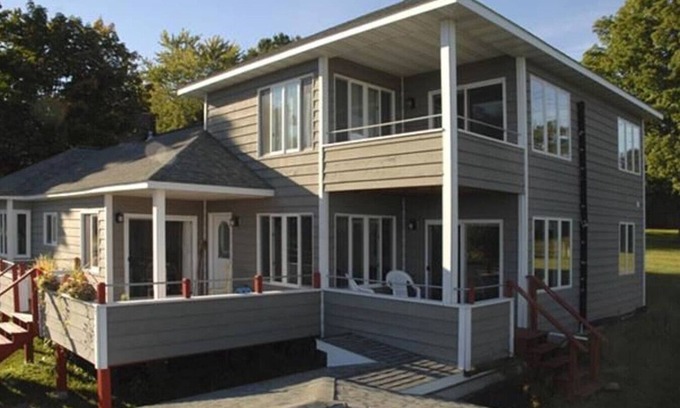 Bayfield Apartment | Steeple Hill Flats Two Suites Overlooking Lake Superior