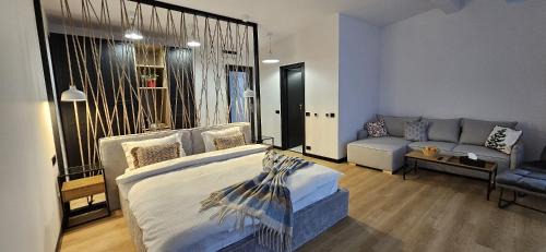 Valea Doftanei House | SteLar Lake View 2025
