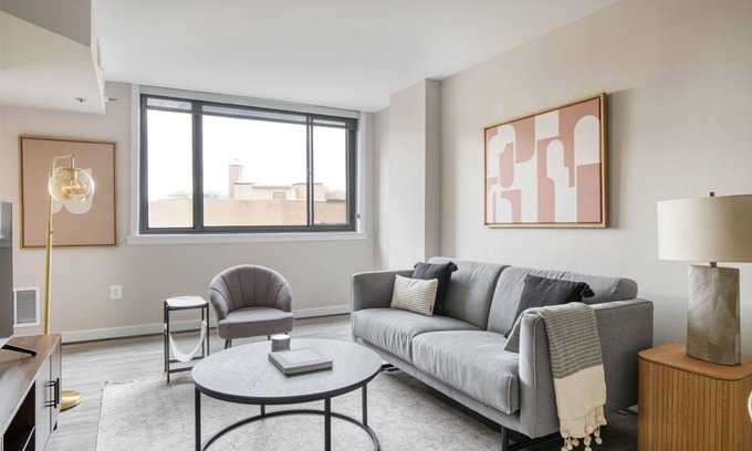 Court House Apartment | Stellar Clarendon 1BR w/Pool, Gym & Squash, nr Dining, by Blueground