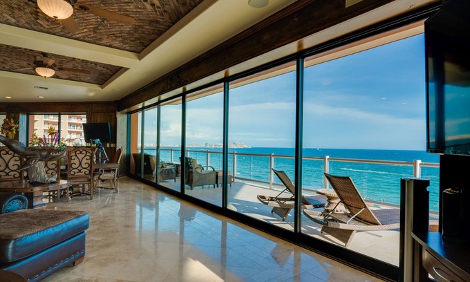 Puerto Penasco Condo | Stellar Las Palomas 4 bedroom Phase 2 oceanfront condo! Great for large families