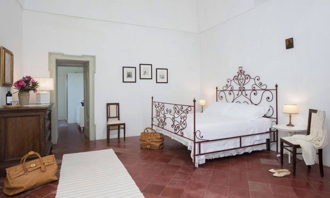 Casamassella Apartment | Stemma Room with independent entrance and access to the park and swimming pool
