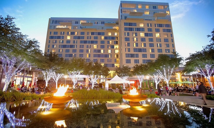 Memorial House | Step Into a World Of Refined Indulgence! Free Parking, Onsite Swimming Pool