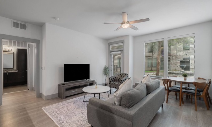 Oak Lawn Apartment | Step into luxury at 4123 Cedar Springs and let your worries slip away