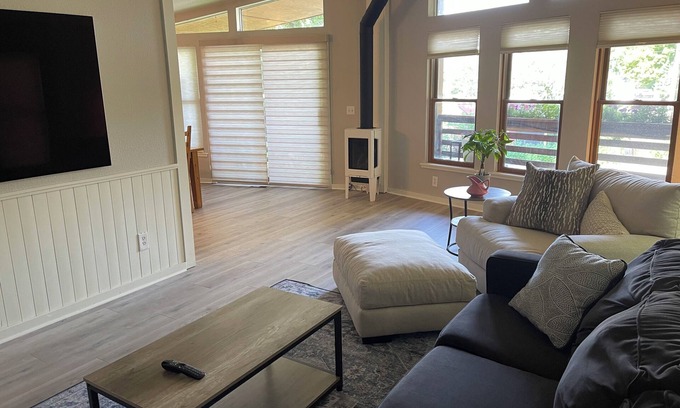 Lyons House | Steps from downtown Lyons and within 30 minutes from Estes Park or Allenspark.