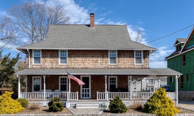 Madison Center House | Steps from the beach! Perfect Shoreline Getaway