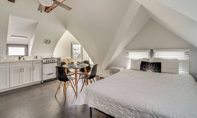 North End Apartment | Steps to Beach: Couple's Retreat in Ocean City!