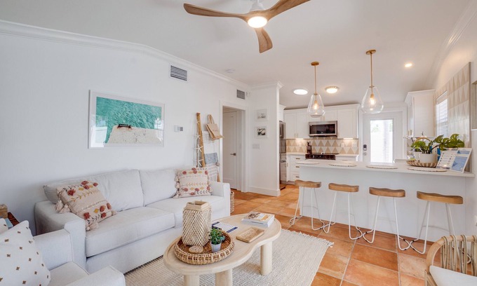 Holmes Beach Condo | Steps to Beach - The Cozzi Cottage by SeaBreeze Vacation