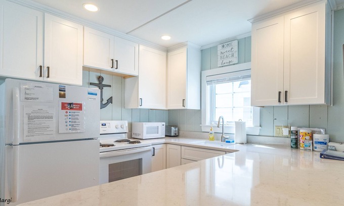 Ogunquit House | Steps to Footbridge Beach in Ogunquit, one bedroom house that sleeps four.