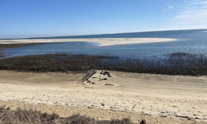 Chatham Condo | Steps to Private Association Beach. End Unit Condo at Outermost Harbor.