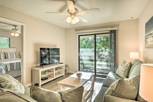 Folly Field Apartment | Steps to Sand Hilton Head Island Condo with Pool