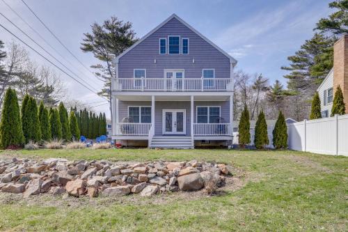 York Beach House | Steps to Short Sand Beach Retreat with Game Room!