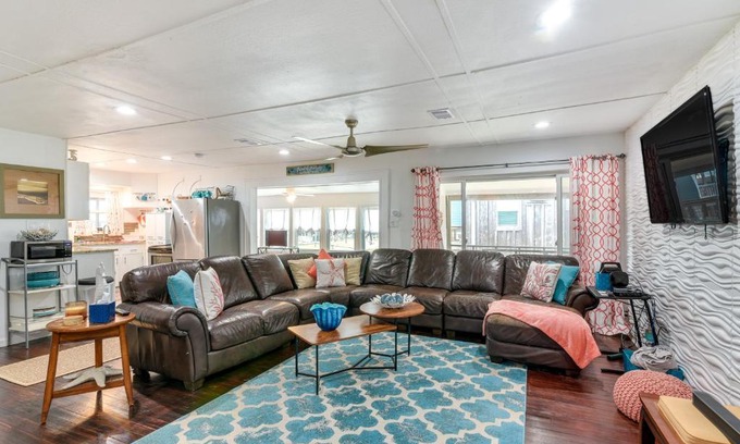 Surfside Beach House | Steps to Surfside Beach Home with Deck and Fire Pit!