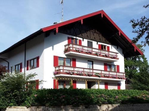 Rimsting House | Stettner Lake in Maderhof