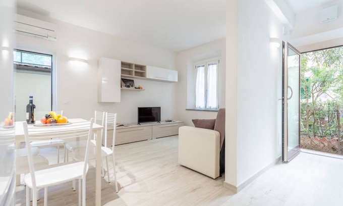 Careggi Rifredi Apartment | Stibbert Apartment in Florence by Mmega