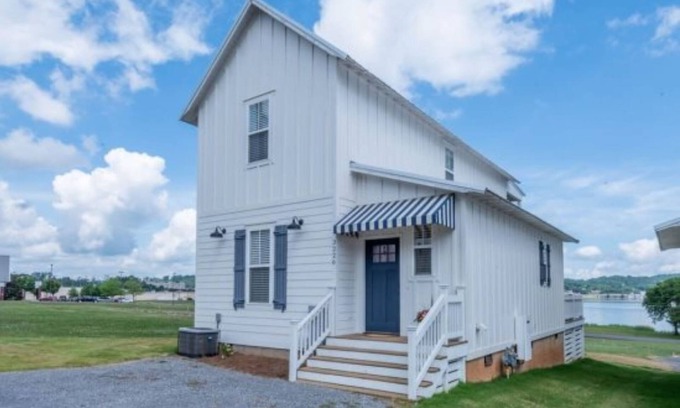Guntersville House | Still Waters at River Rocks Plantation