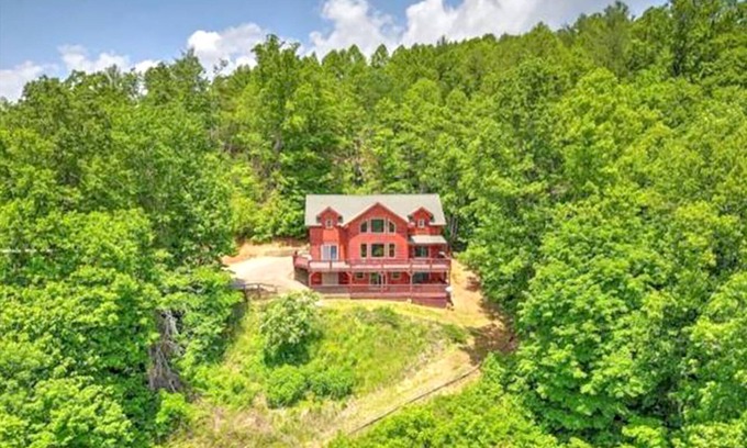 Butler Cabin | Still Waters Log Cabin Sits in a Mountain Lake Setting. Amazing Views!