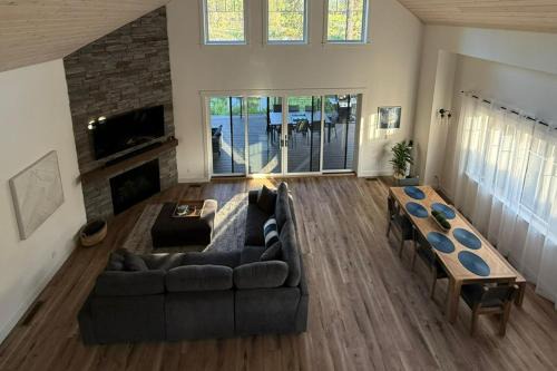 Dover Bay House | StillWater Retreat