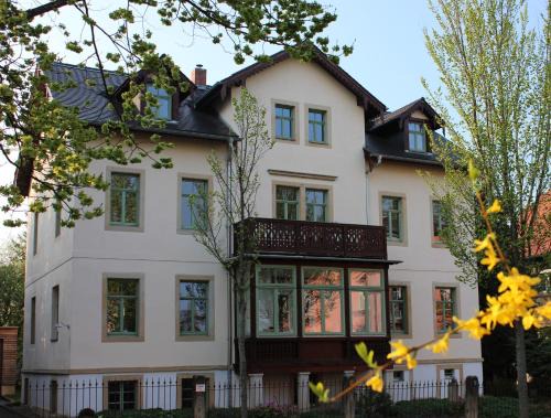 Strehlen Apartment | Stilvolle Ferienwohnung am Großen Garten
