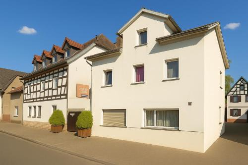 Hackenheim Apartment | Stilvolle, gemütliche und haustierfreundliche Wohnung