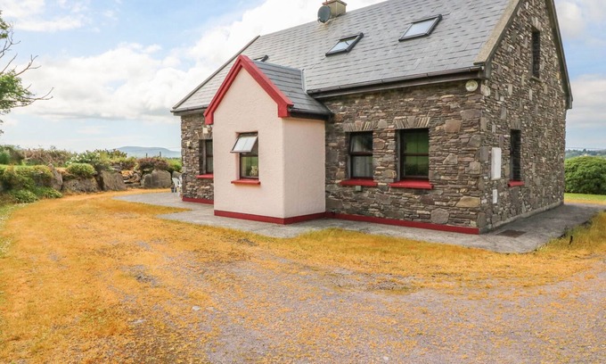 Waterville Cottage | STONE COTTAGE, pet friendly in Waterville, County Kerry