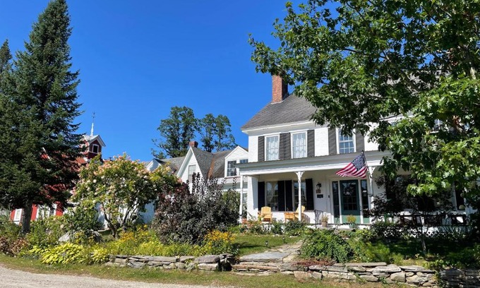 Chester Bed & Breakfast | Stone Hearth Inn and Eatery