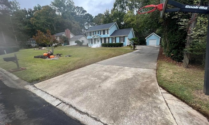 Stone Mountain House | Stone Mountain Park just 8 min away! peaceful place to stay. Pet-friendly nn