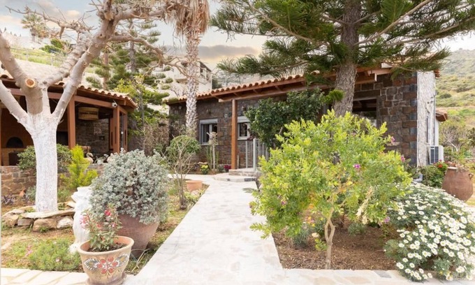 Agia Pelagia Villa | Stone & Sea Villa
